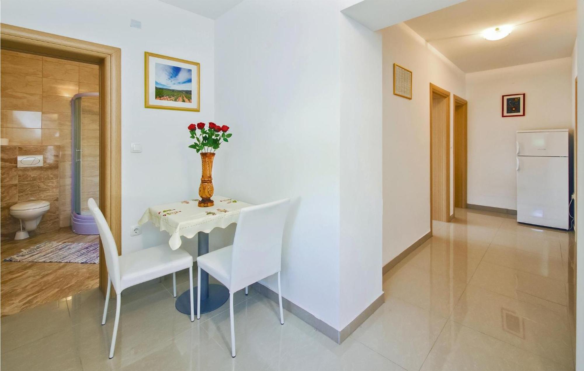 2 Bedroom Awesome Apartment In Mali Rat Sumpetar Zewnętrze zdjęcie