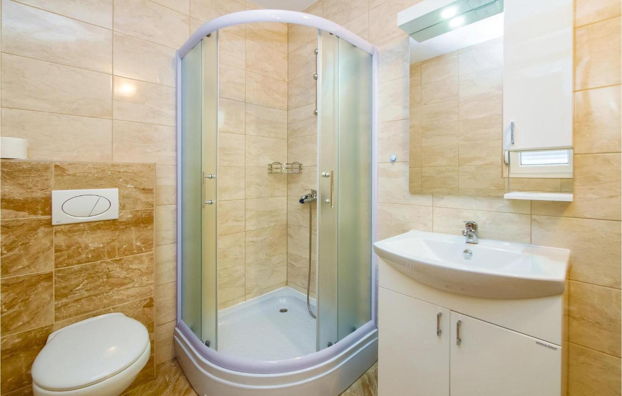 2 Bedroom Awesome Apartment In Mali Rat Sumpetar Zewnętrze zdjęcie